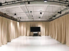 Perimeter stage tracks at Middlesex university